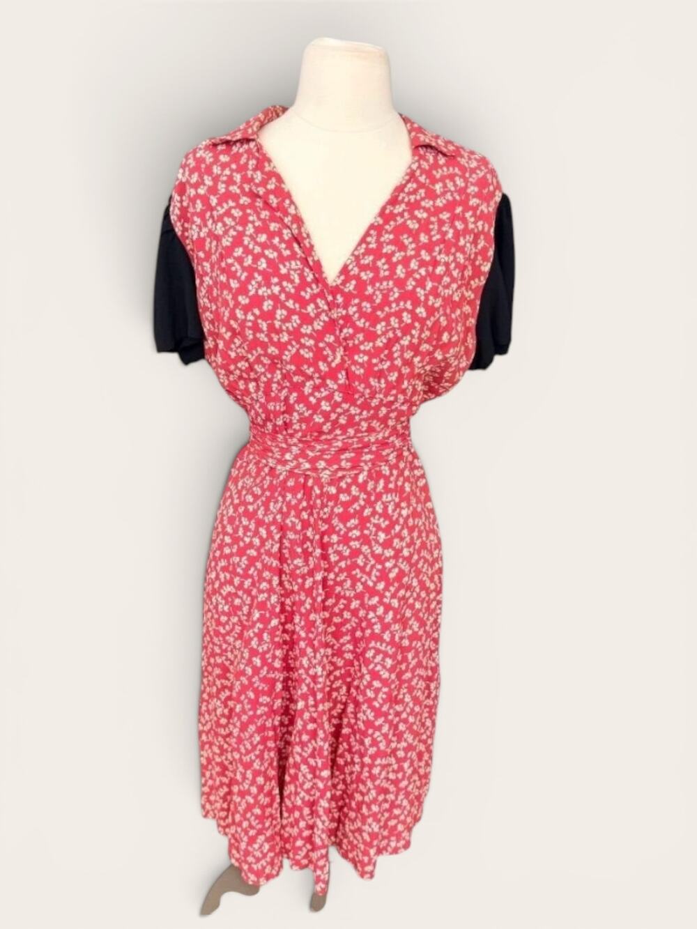 1930/40’s Vintage Dress with Short Sleeves and Tie Waist